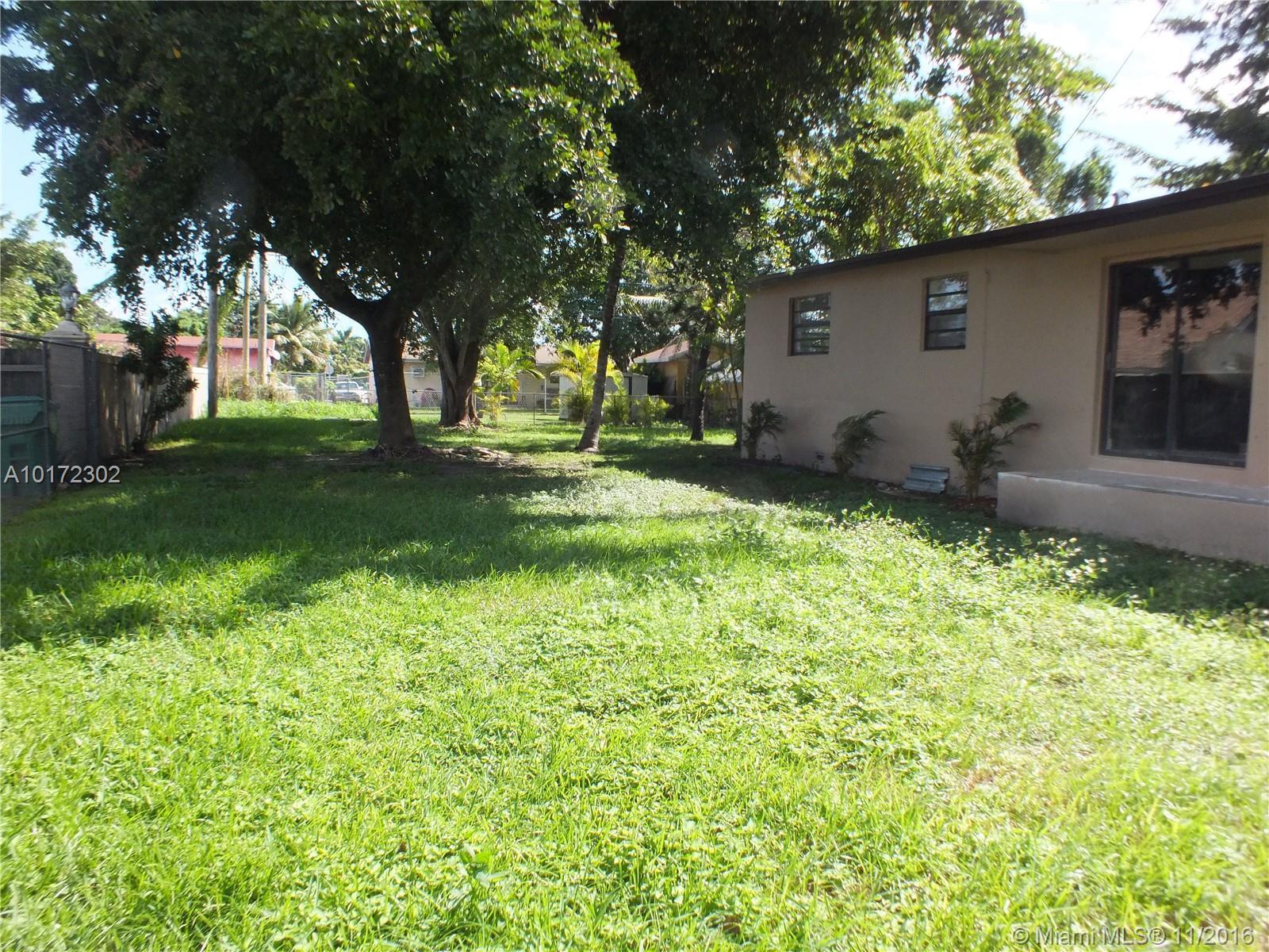 10801 Perry Drive Miami, FL 33176 - Photo 3 of 12