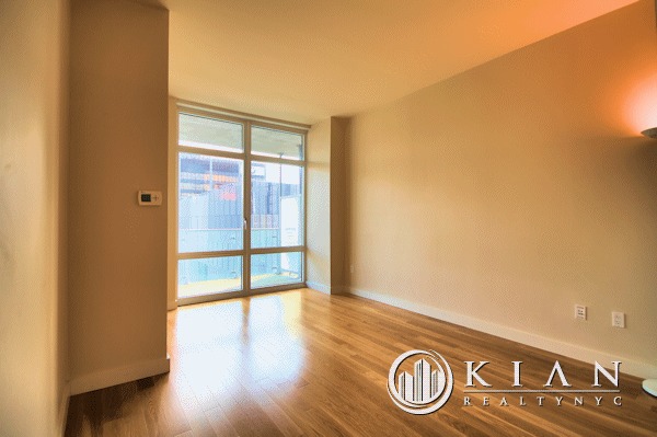 555 West 59th Street, Unit 22E Manhattan, NY 10019 - Photo 1 of 5