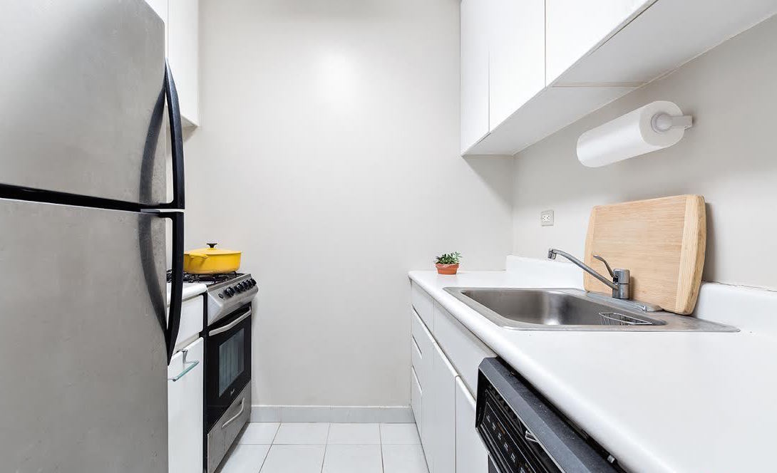 235 East 40th Street, Unit 21H Manhattan, NY 10016 - Photo 3 of 7