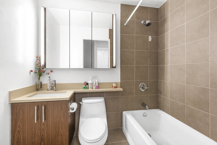 330 East 38th Street, Unit 26K New York, NY 10016 - Photo 3 of 11