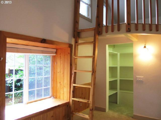 9705 Southwest Lancaster Road Portland, OR 97219 - Photo 6 of 16 Gallery Image 6