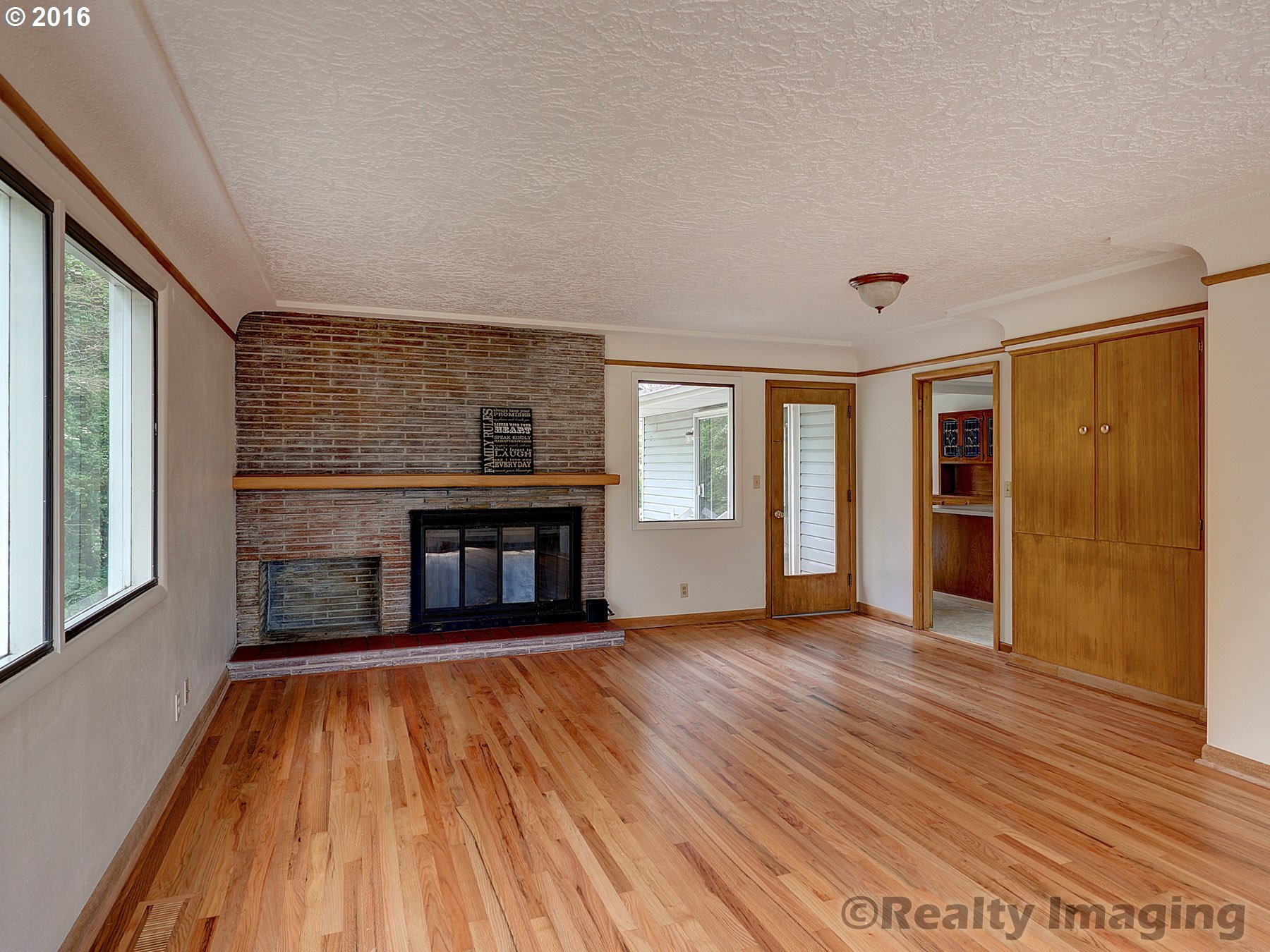 4707 Southwest Pendleton Street Portland, OR 97221 - Photo 4 of 18 Gallery Image 4