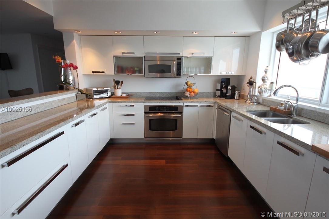 601 Northeast 36th Street, Unit PH3203 Miami, FL 33137 - Photo 2 of 30