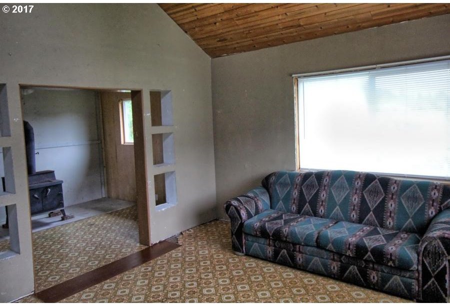 1625 Northeast Sturdevant Road Toledo, OR 97391 - Photo 7 of 9 Gallery Image 7