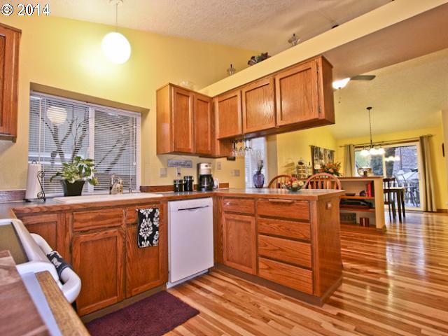 9960 Southwest Kable Street Tigard, OR 97224 - Photo 7 of 16 Gallery Image 7