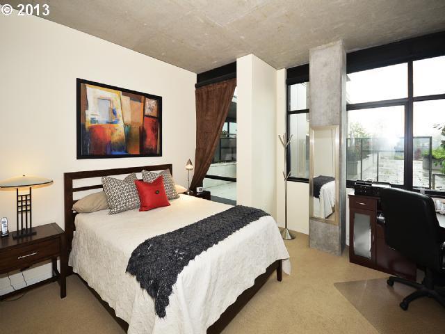 1830 Northwest Riverscape Street, Unit 101 Portland, OR 97209 - Photo 5 of 12 Gallery Image 5