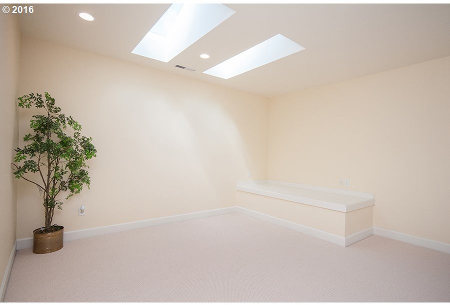 9626 Northwest Thompson Road Portland, OR 97229 - Photo 27 of 32 Gallery Image 27