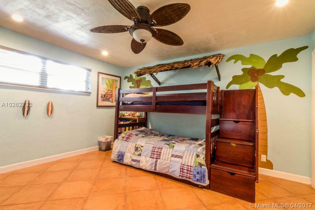 241 Southwest 129th Avenue Miami, FL 33184 - Photo 4 of 18