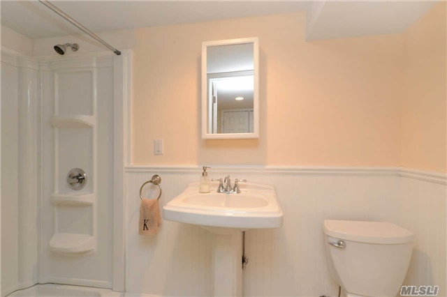 99 North Strathmore Street Valley Stream, NY 11581 - Photo 14 of 17