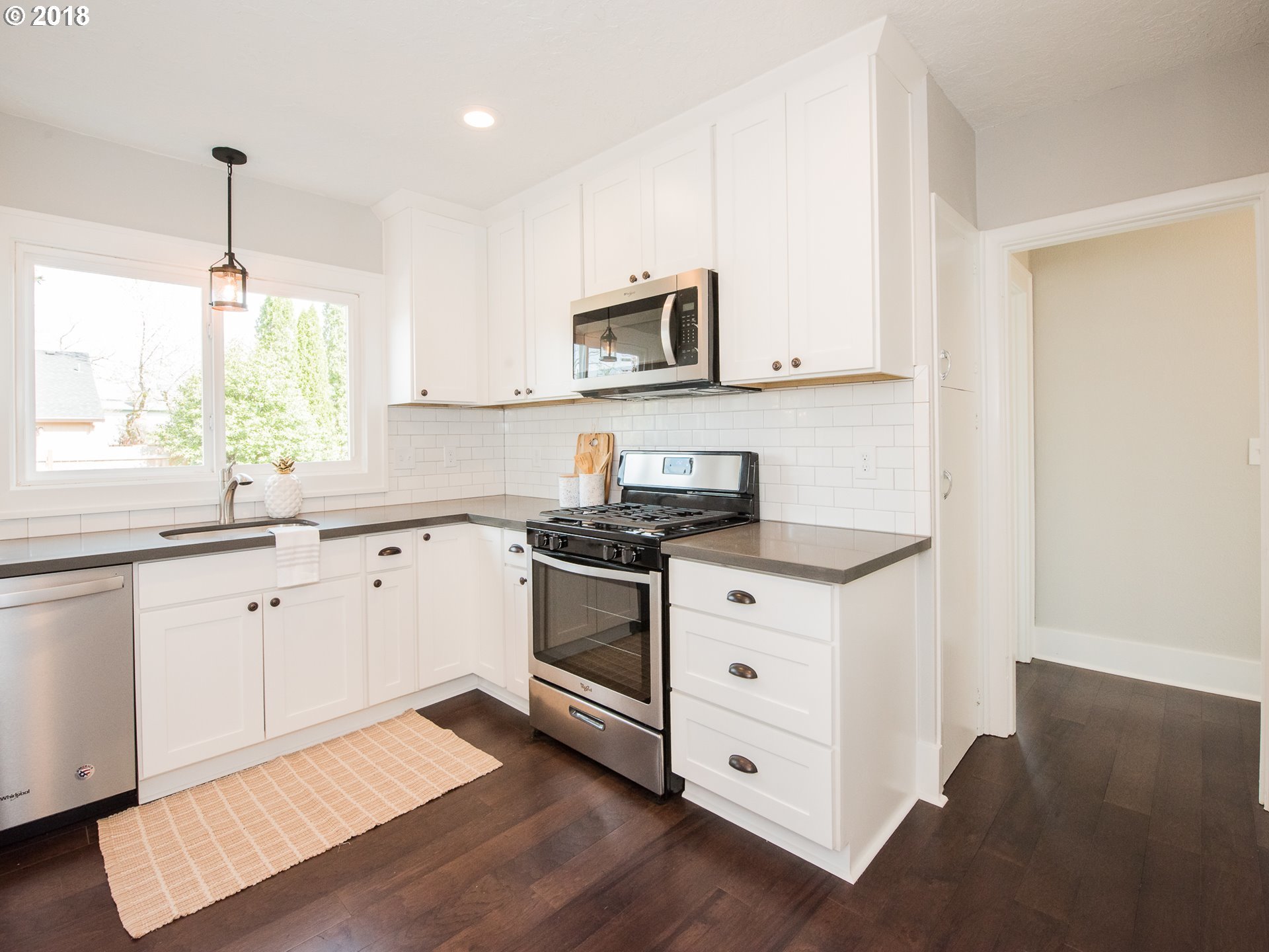 912 Northeast 68th Avenue Portland, OR 97213 - Photo 7 of 31 Gallery Image 7