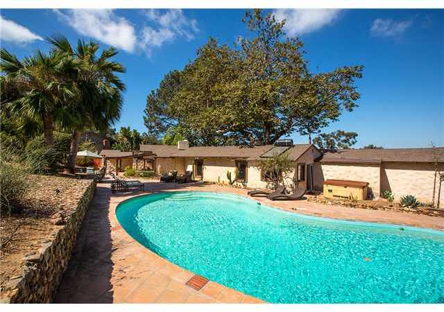 2810 Hidden Valley Road La Jolla, CA 92037 - Photo 12 of 19 Pool and hot tub