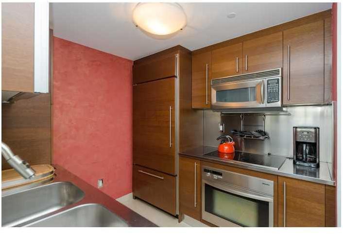 450 Alton Road, Unit 2508 Miami Beach, FL 33139 - Photo 22 of 24