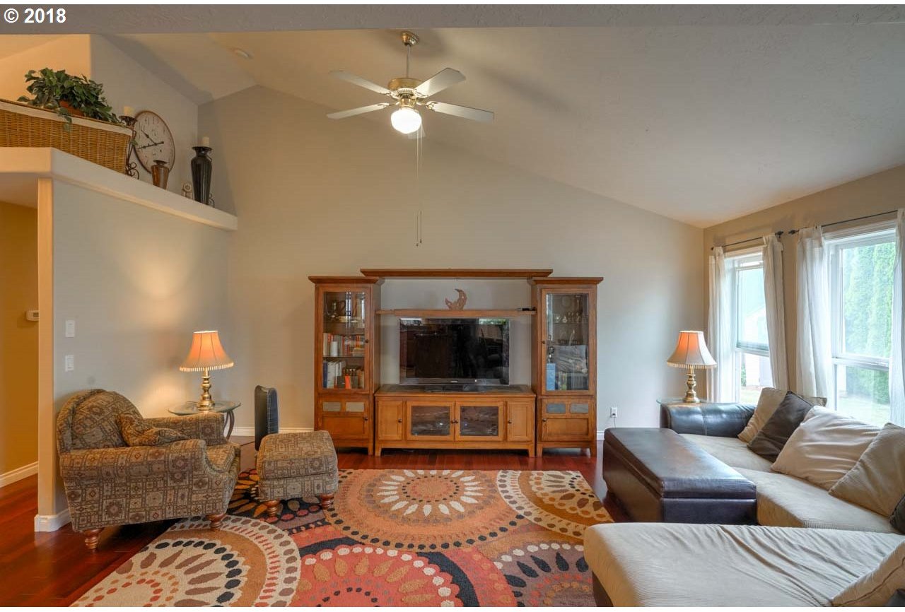 1087 Keystone Loop Northeast Keizer, OR 97303 - Photo 17 of 32 Gallery Image 17
