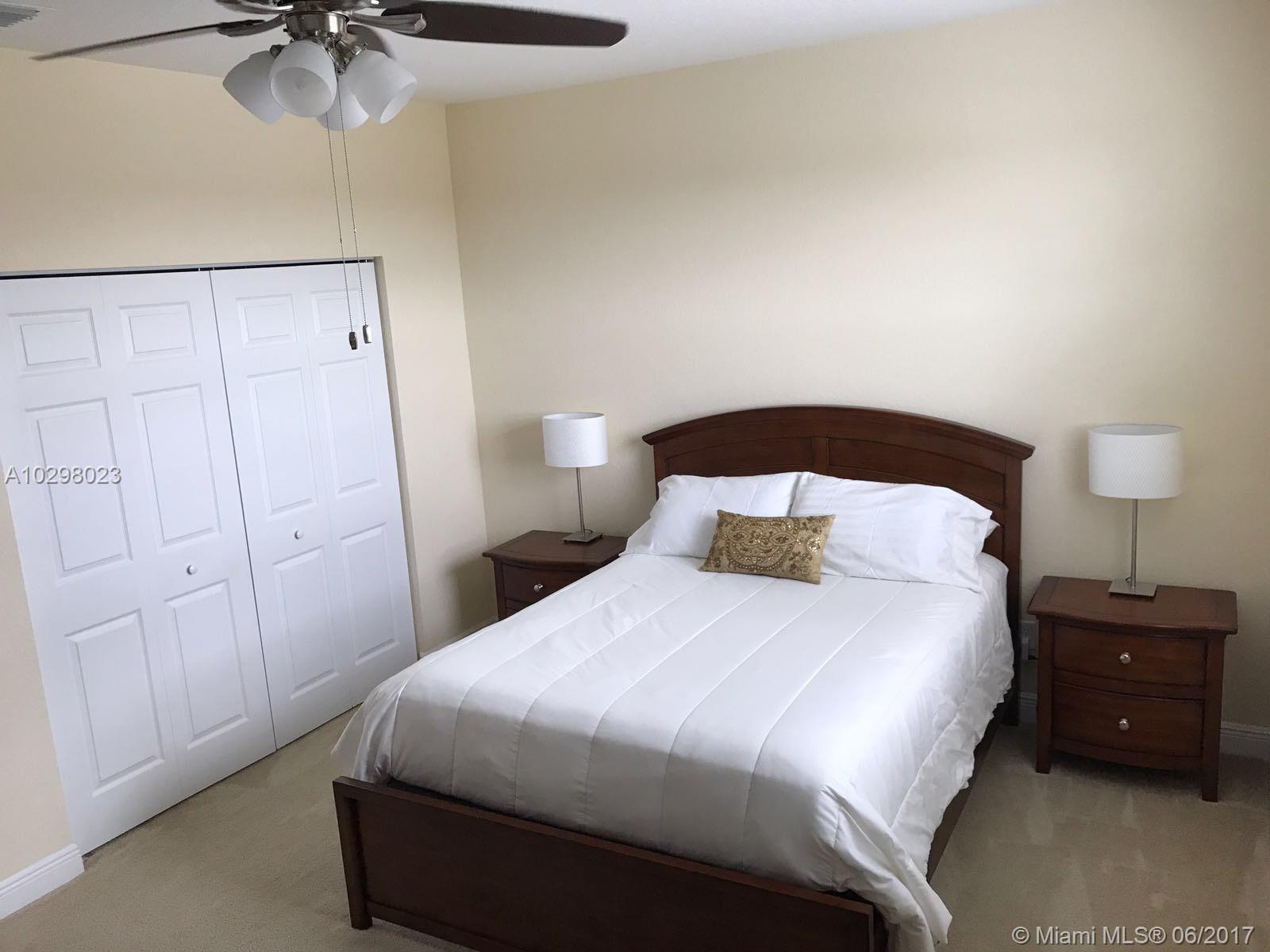 Cobblestone Pembroke Pines, FL 33027 - Photo 7 of 25