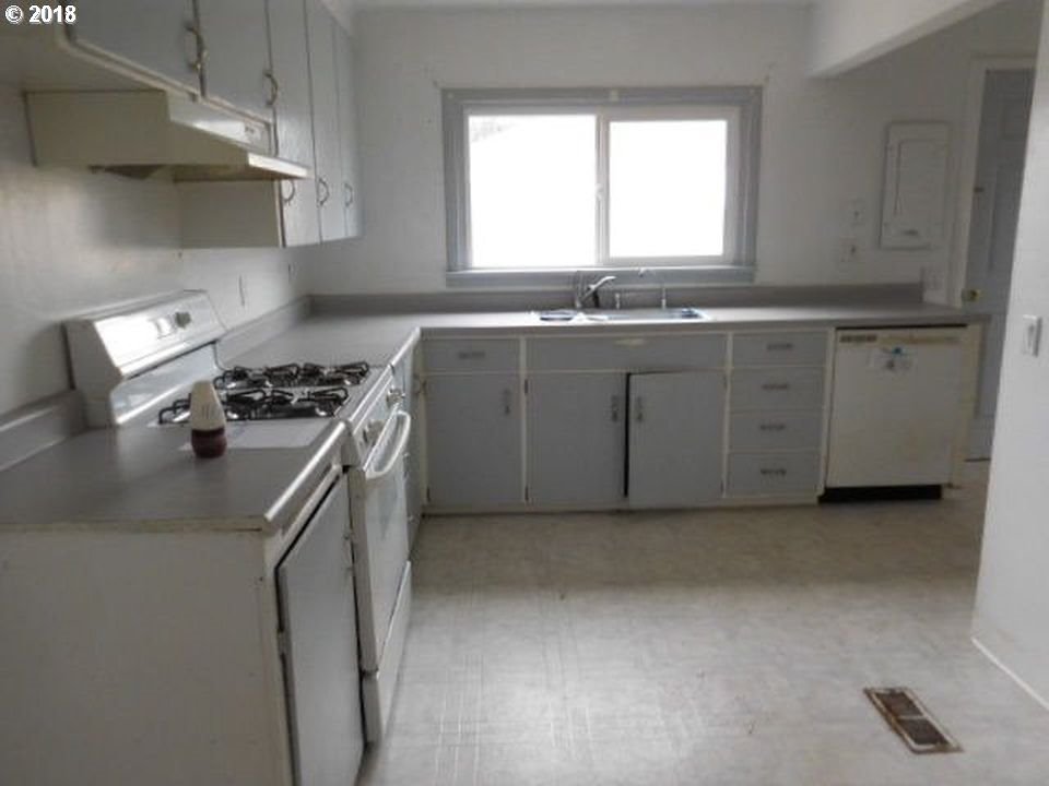 364 South 35th Street Springfield, OR 97478 - Photo 10 of 15 Gallery Image 10