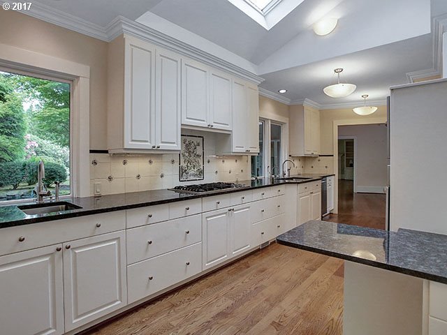 2297 Southwest Humphrey Park Road Portland, OR 97221 - Photo 10 of 30 Gallery Image 10