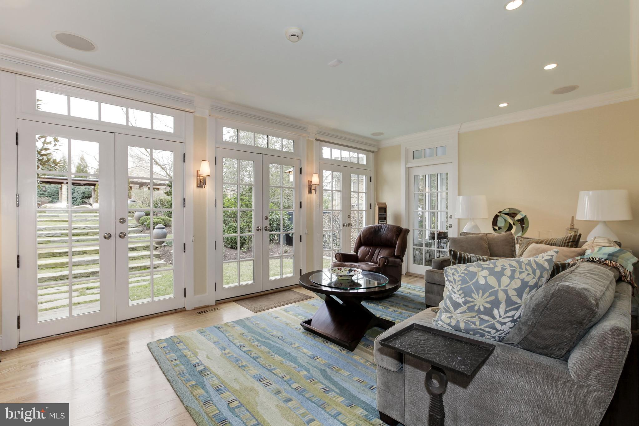 9904 Woodford Road Potomac, MD 20854 - Photo 14 of 30