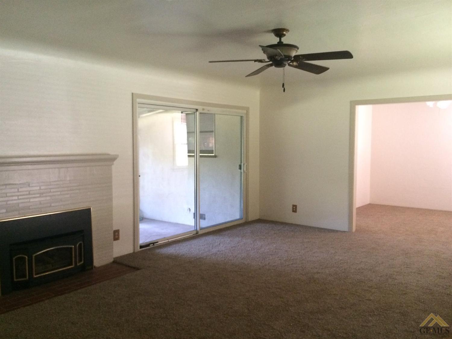 1733 Locust Ravine Bakersfield, CA 93306 - Photo 15 of 33 Gallery Image 15