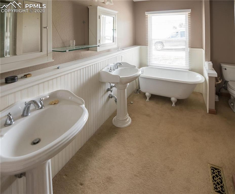 2084 Barrett Road Colorado Springs, CO 80926 - Photo 8 of 20