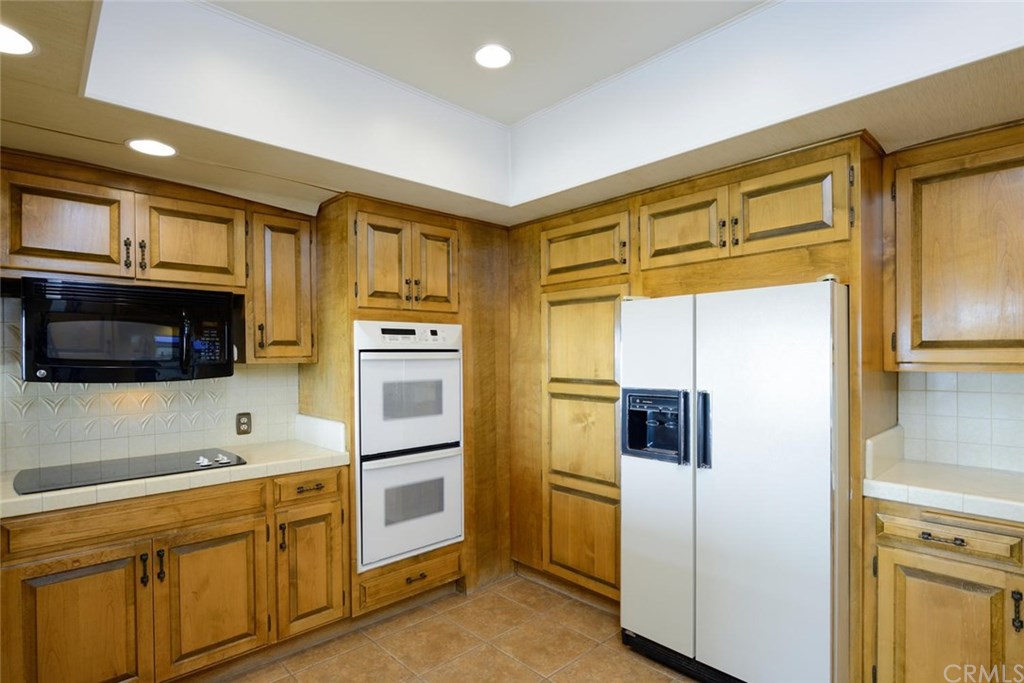 754 Vía Montevideo Claremont, CA 91711 - Photo 16 of 44