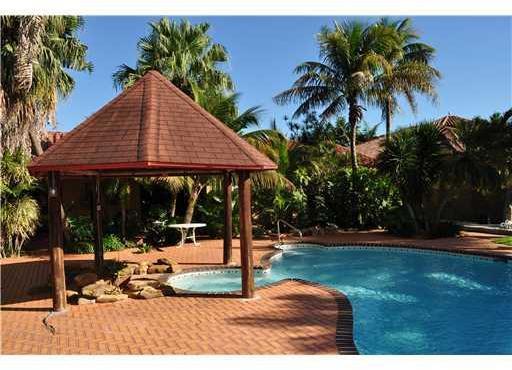 2020 Southwest 99th Avenue Miami, FL 33165 - Photo 13 of 14