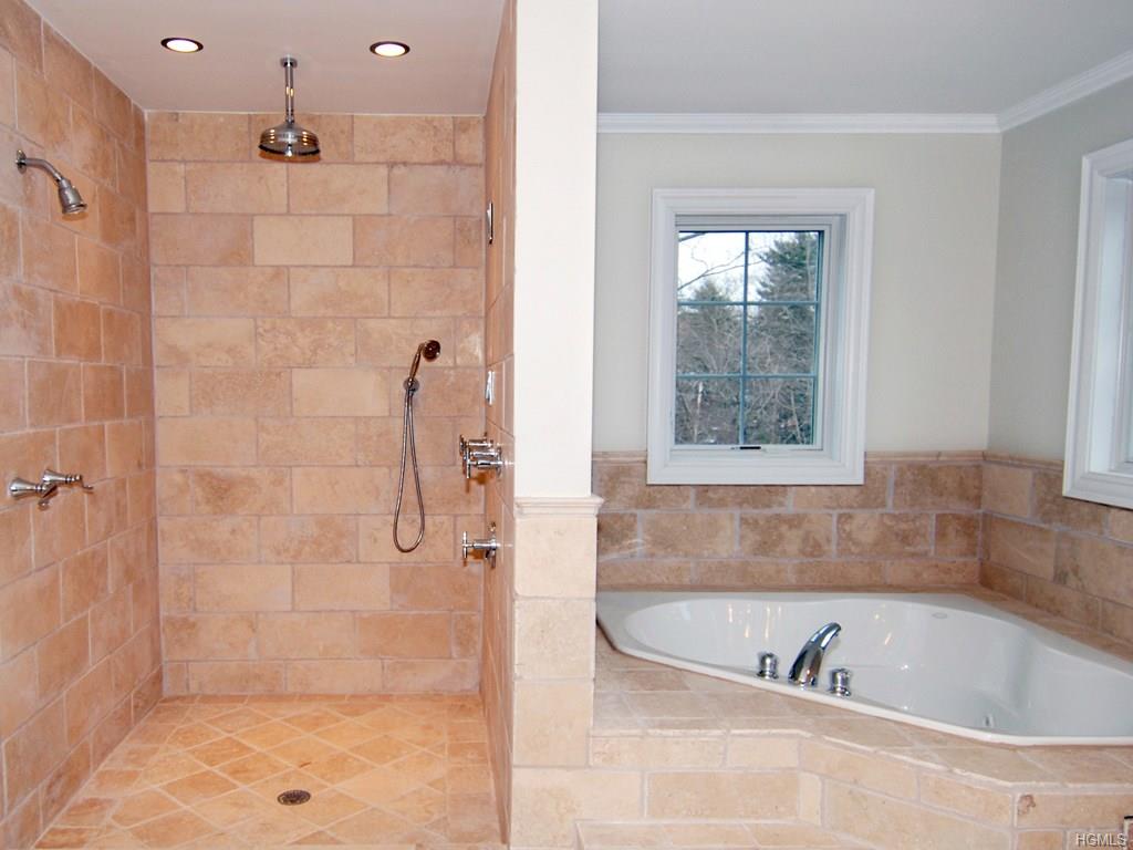 74 Lansdowne Drive Larchmont, NY 10538 - Photo 11 of 25