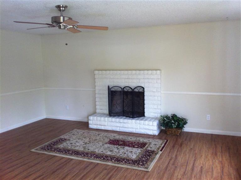 5913 Wilson Road Bakersfield, CA 93309 - Photo 3 of 7