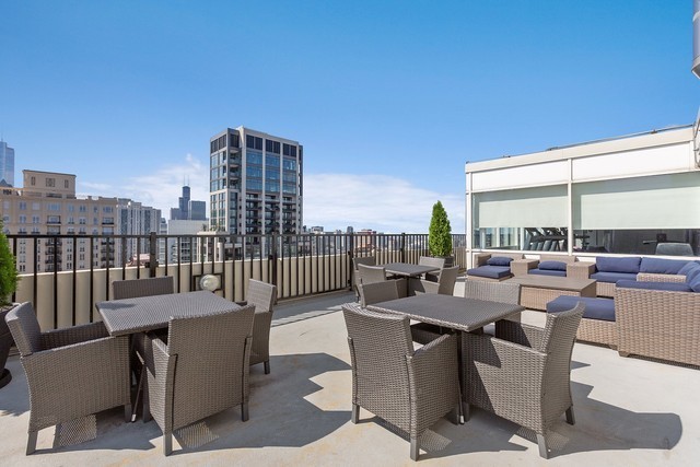 2 E Oak St, Chicago, IL 60611 - Photo 13 of 16