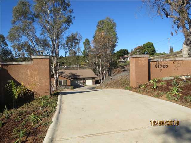 31720 Rocking Horse Road Escondido, CA 92026 - Photo 4 of 22 Driveway entry from street