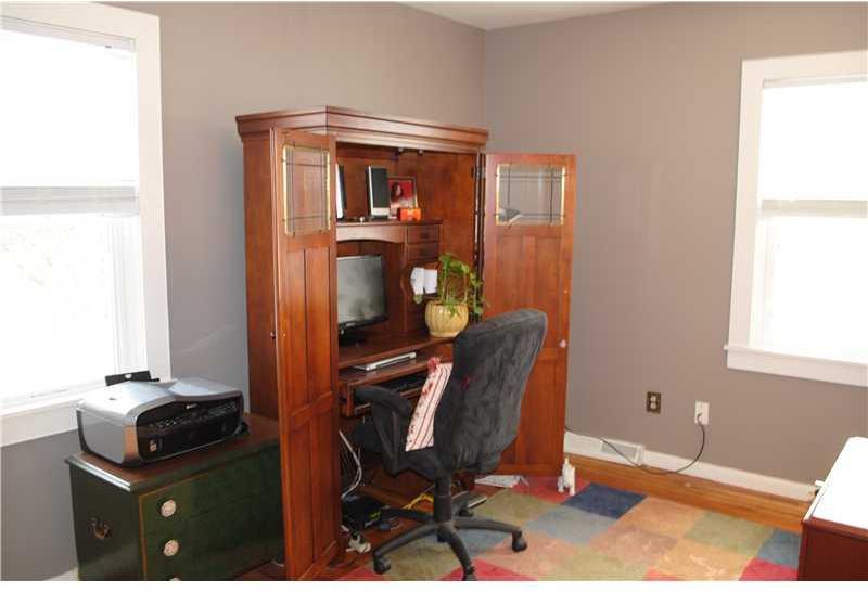 905 Fairview Road Pittsburgh, PA 15238 - Photo 12 of 17 Gallery Image 12