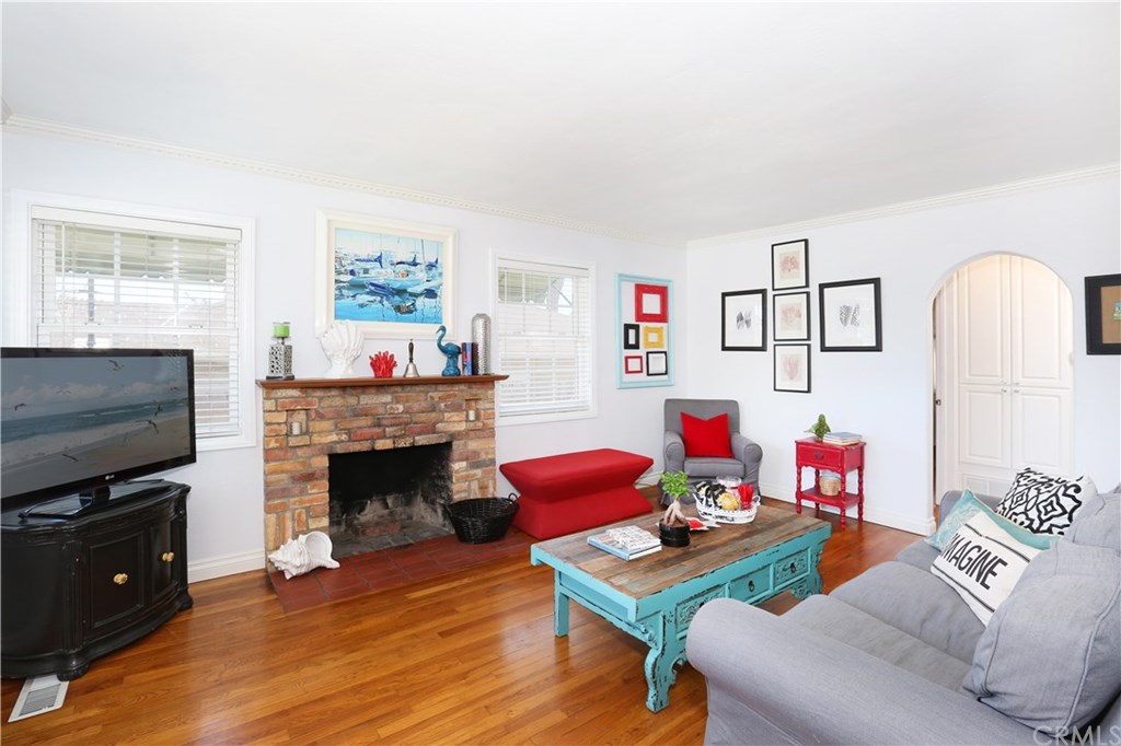 360 Ruby Street Laguna Beach, CA 92651 - Photo 3 of 15