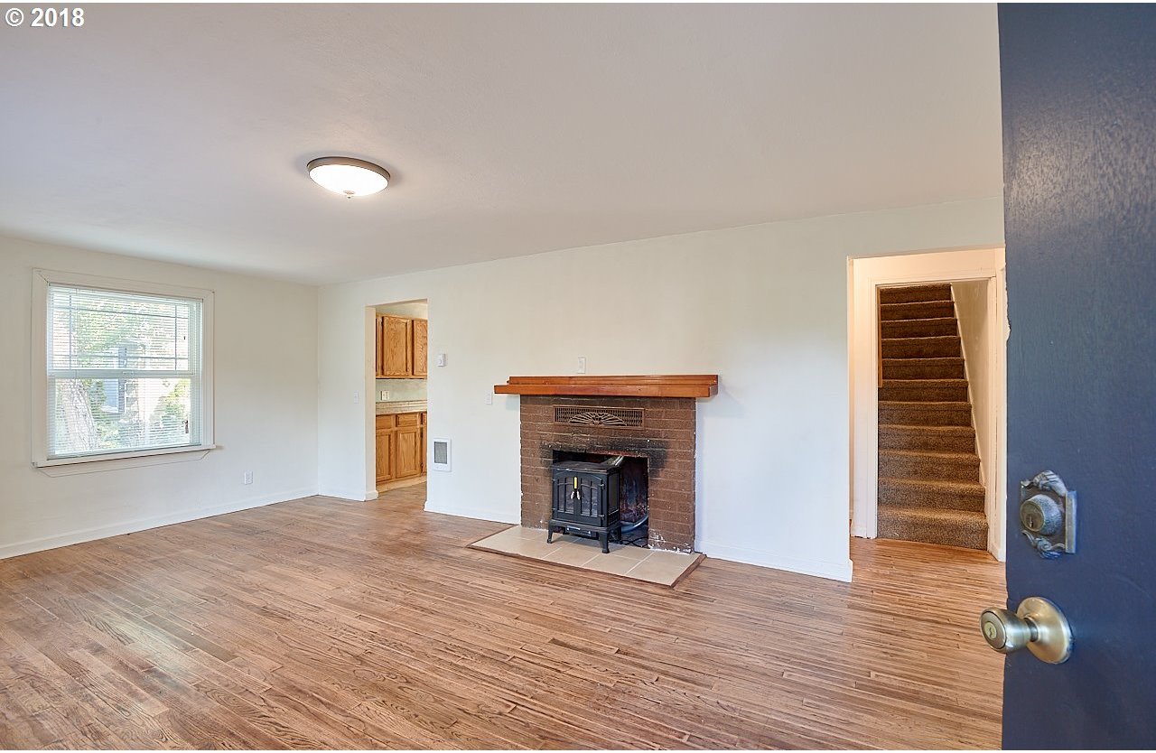 414 Southeast Sheridan Road Sheridan, OR 97378 - Photo 9 of 31 Gallery Image 9