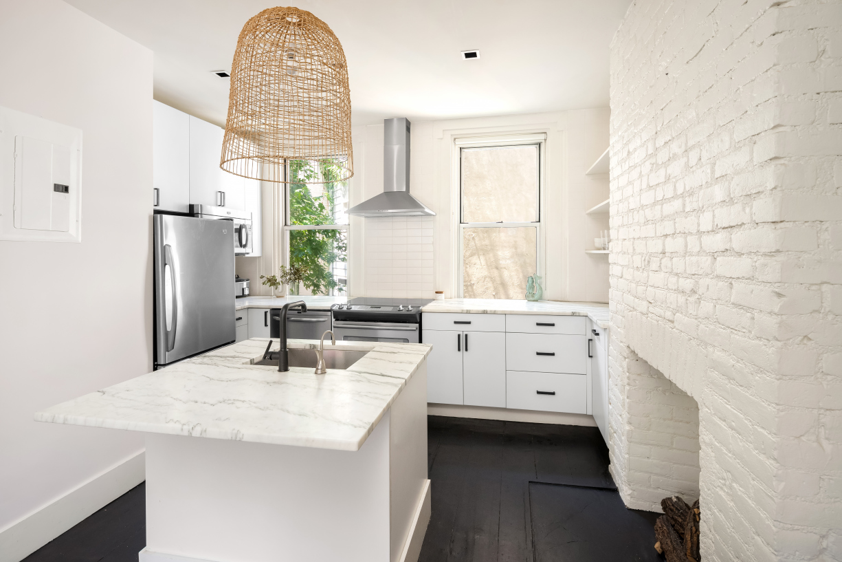 21 8th Avenue Manhattan, NY 10014 - Photo 2 of 8