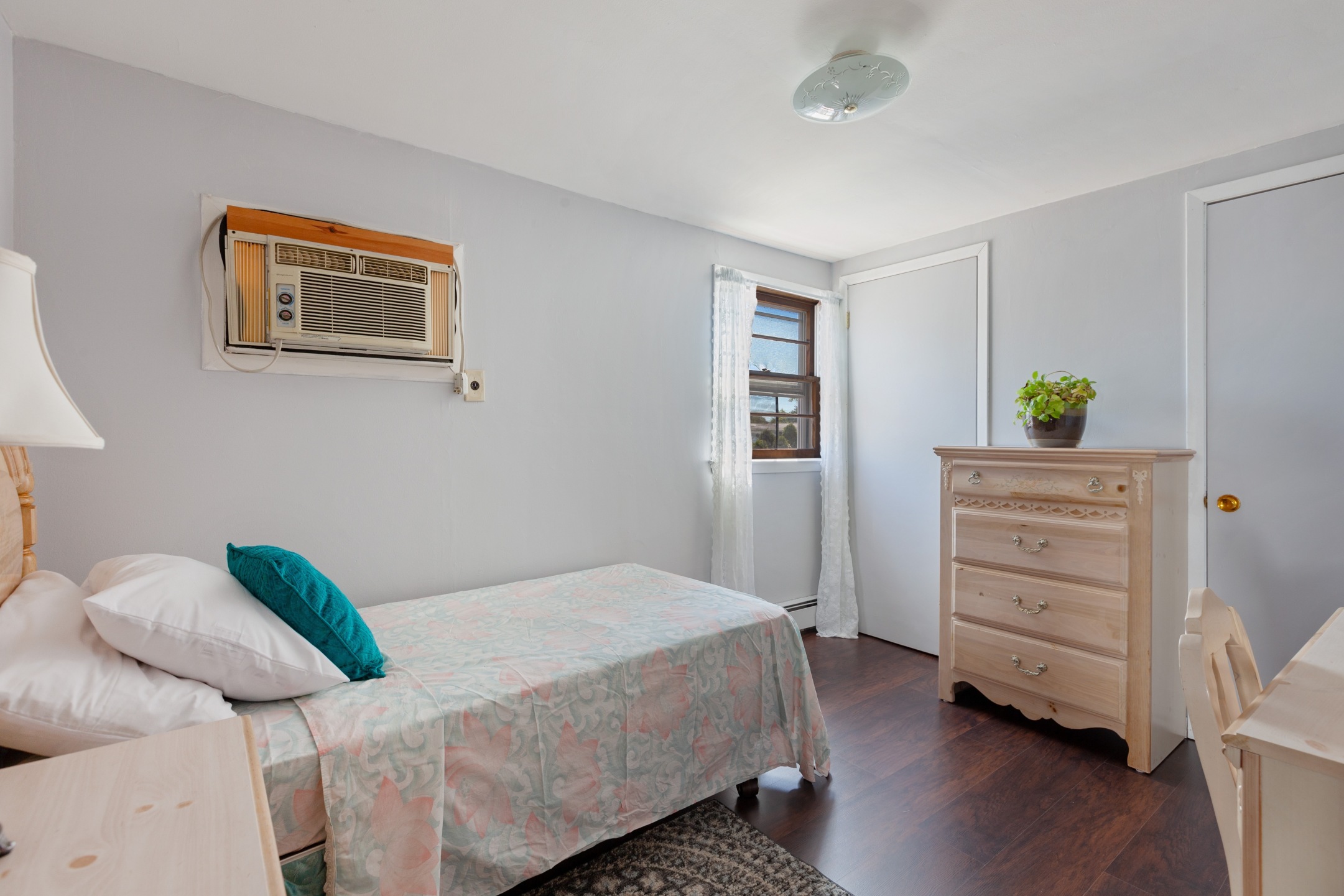 64 Birchwood Drive West Valley Stream, NY 11580 - Photo 9 of 15