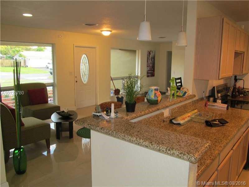 261 Southwest 58th Avenue Plantation, FL 33317 - Photo 8 of 19