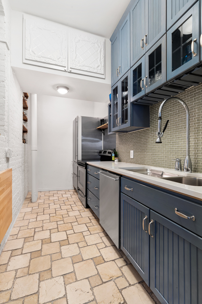 23 East 10th Street, Unit 301 Manhattan, NY 10003 - Photo 4 of 6