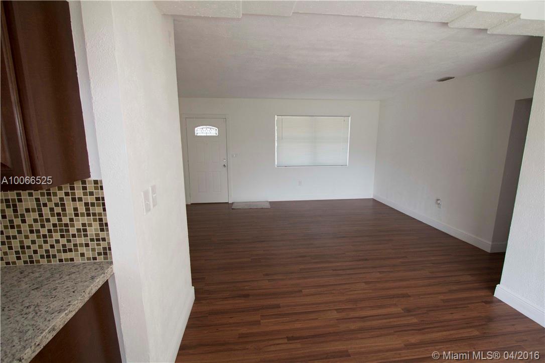 910 Northwest 89th Street Miami, FL 33150 - Photo 7 of 35