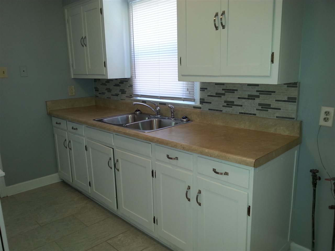 565 Vaughn Road Memphis, TN 38122 - Photo 4 of 22 Gallery Image 4