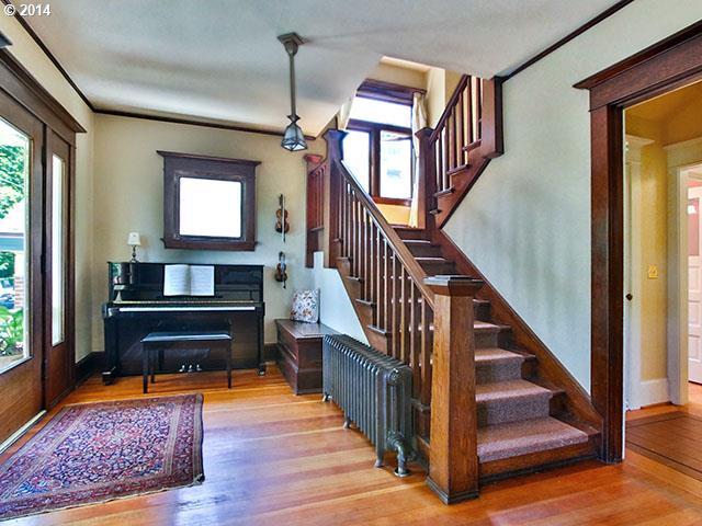 1930 Southwest Spring Street Portland, OR 97201 - Photo 1 of 16 Gallery Image 1