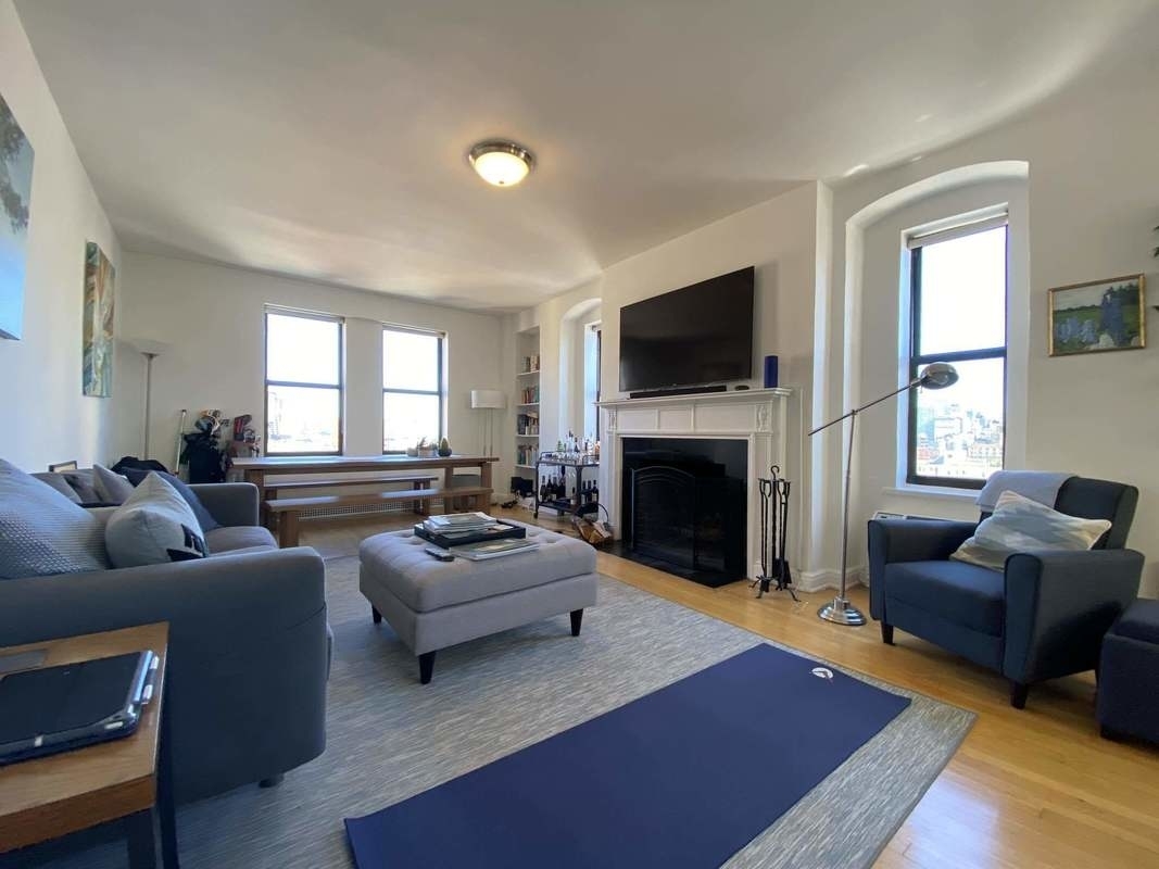 161 West 16th Street, Unit 19G Manhattan, NY 10011 - Photo 1 of 10