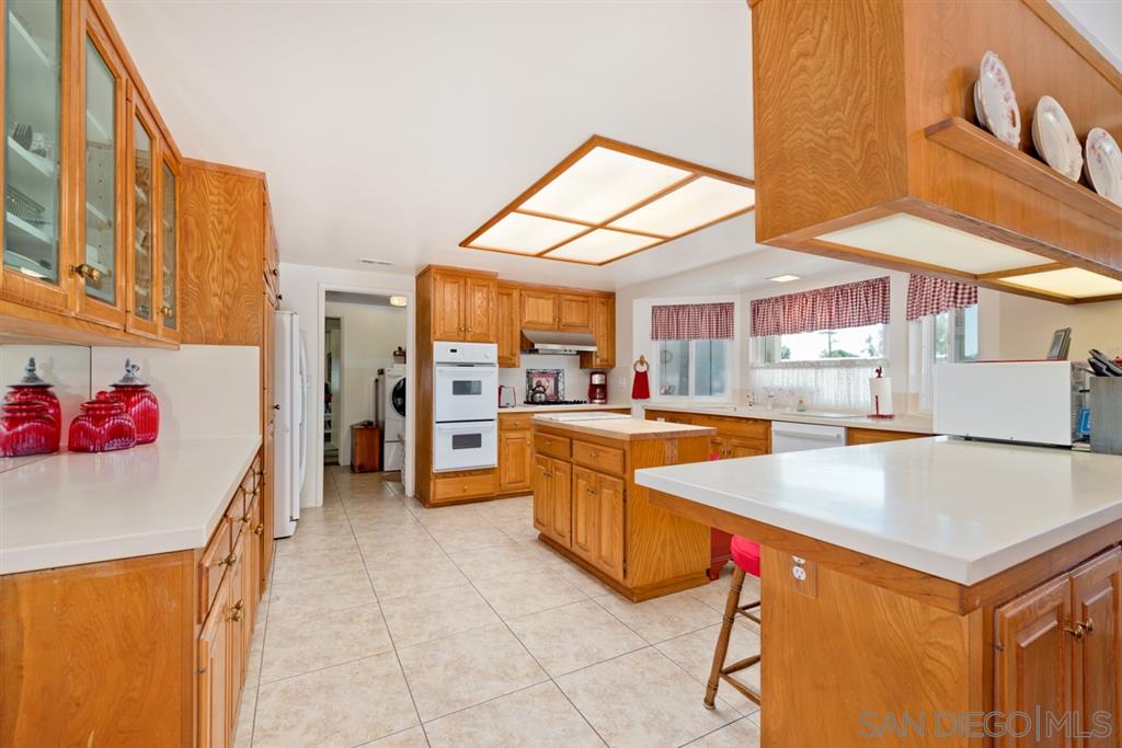 956 Pepper Tree Lane Fallbrook, CA 92028 - Photo 6 of 19