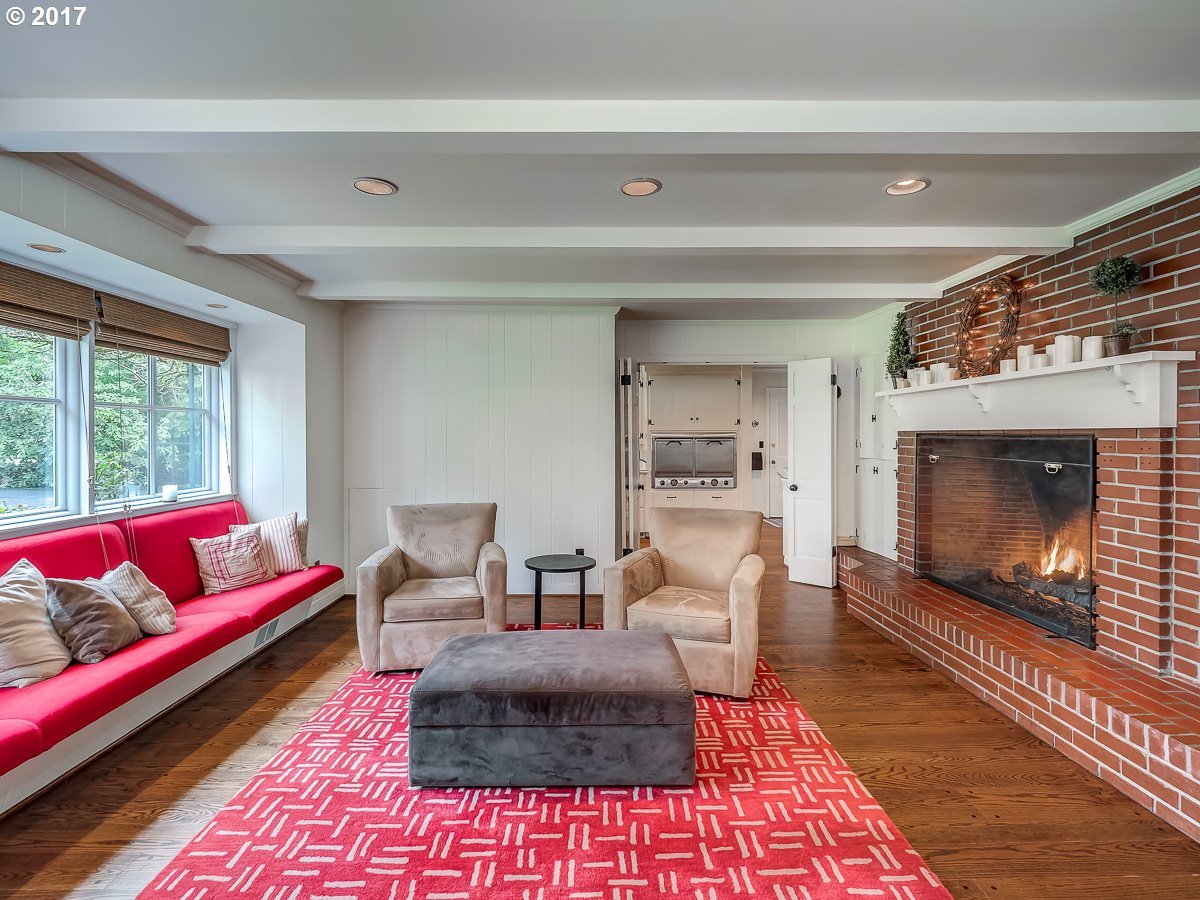 11619 South Military Road Portland, OR 97219 - Photo 8 of 32 Gallery Image 8