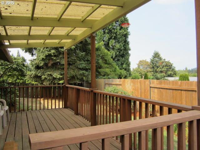 2905 Southwest Collins Court Portland, OR 97219 - Photo 12 of 16 Gallery Image 12