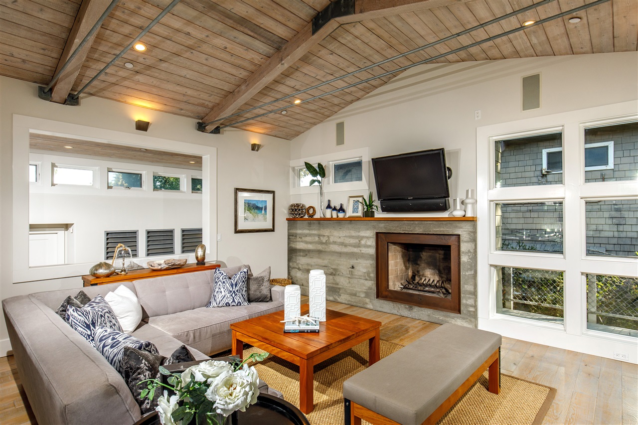 153 5th Street Encinitas, CA 92024 - Photo 3 of 25