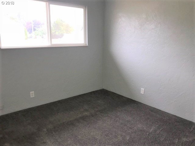 5378 D Street Springfield, OR 97478 - Photo 14 of 19 Gallery Image 14