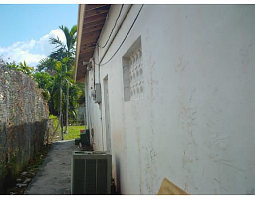 225 Southwest 24th Road Miami, FL 33129 - Photo 2 of 4