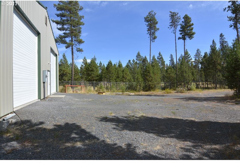 17102 Laguna Road Bend, OR 97707 - Photo 3 of 9