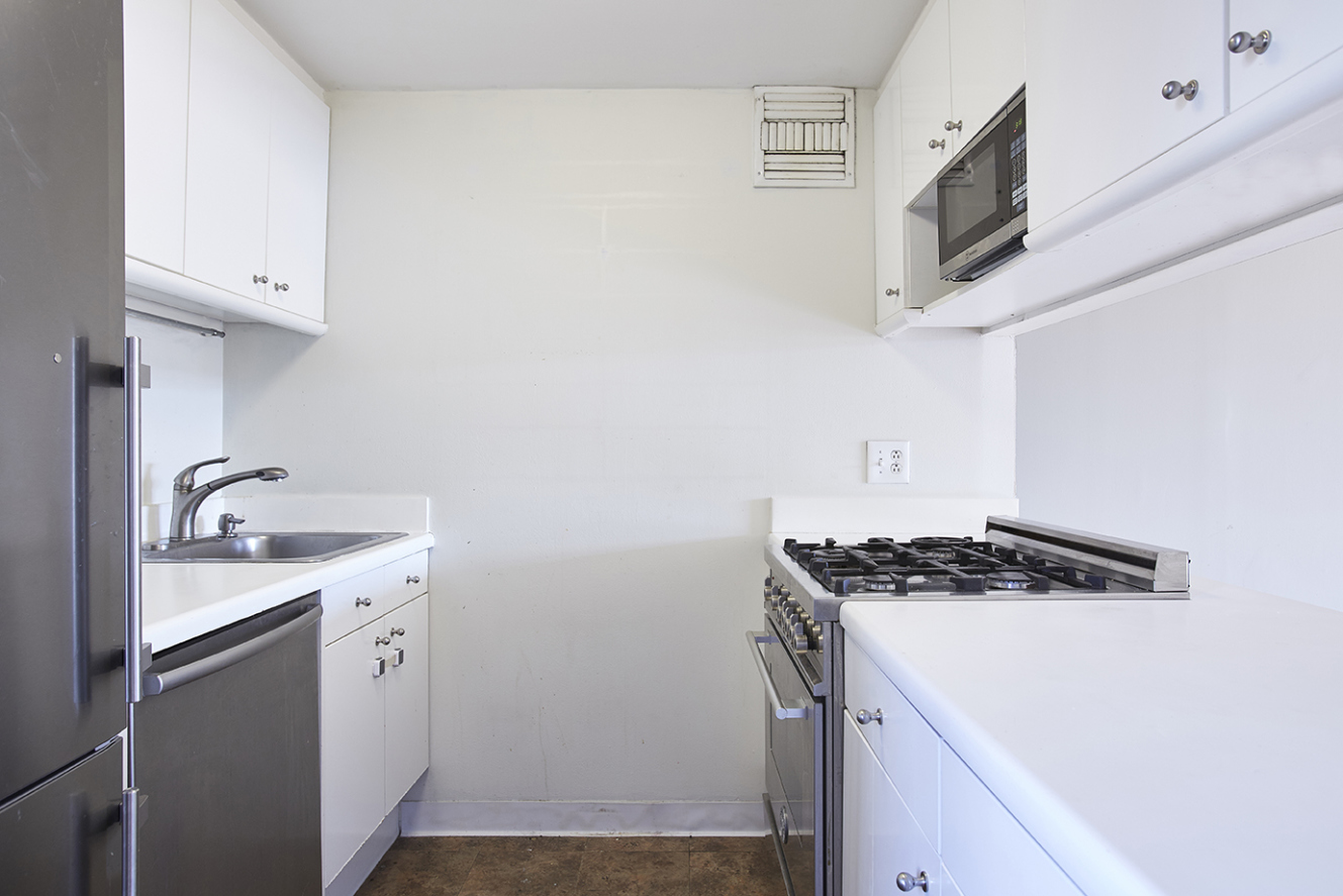 280 Rector Place, Unit 9N Manhattan, NY 10280 - Photo 4 of 10