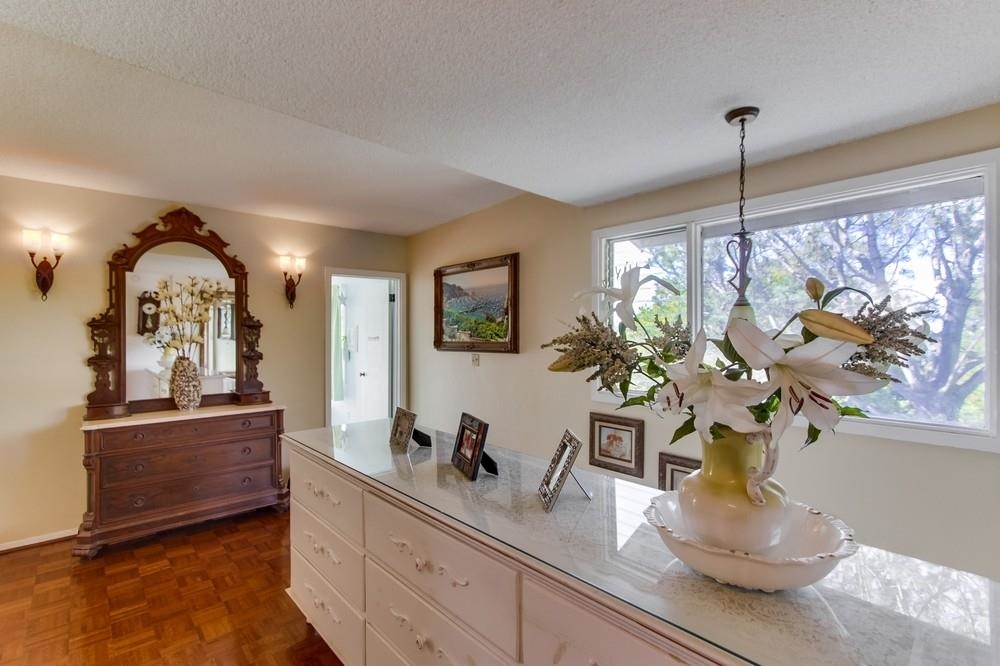 562 Rimini Road Del Mar, CA 92014 - Photo 15 of 25