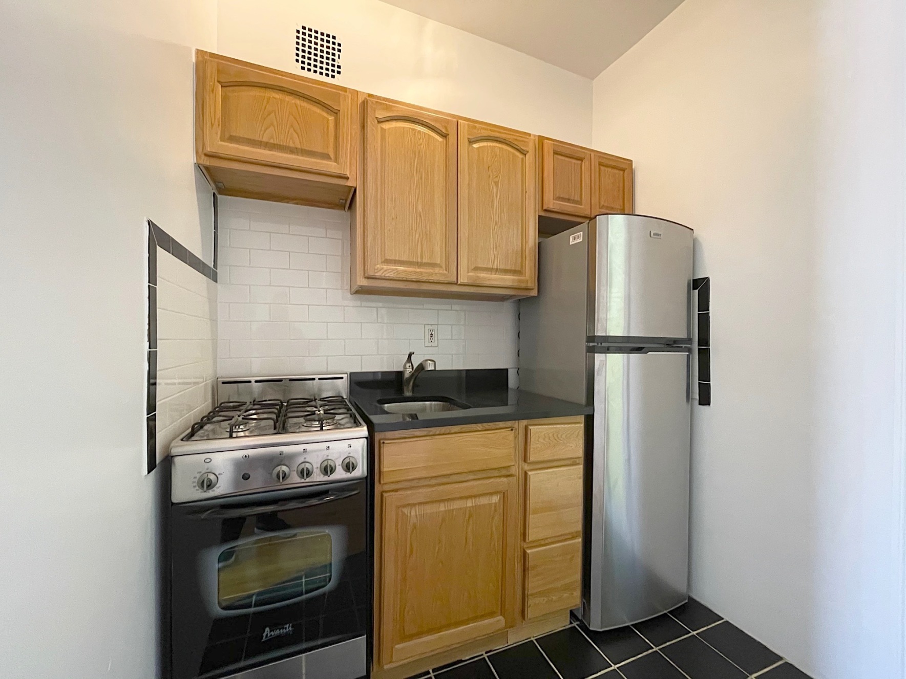 50 West 8th Street, Unit 4A Manhattan, NY 10011 - Photo 3 of 12